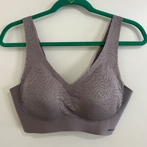Fashion Seamless Comfort Wireless Bra Removable Pads Sz 2XL Lace Smooth Feminine